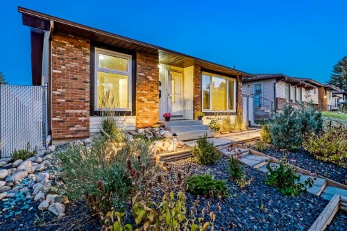 128 Bermuda Drive Nw, Calgary, AB - Outdoor