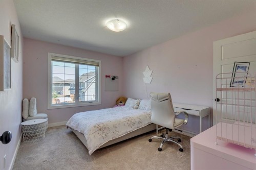 119 Marquis Crescent Se, Calgary, AB - Indoor Photo Showing Bedroom