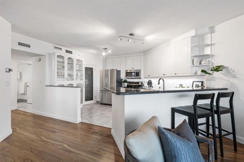 1103-801 2 Avenue Sw, Calgary, AB - Indoor Photo Showing Kitchen
