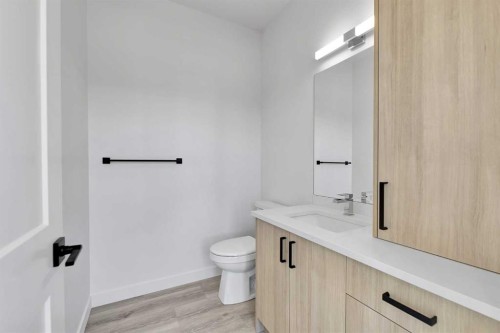 1820 Home Road Nw, Calgary, AB - Indoor Photo Showing Bathroom