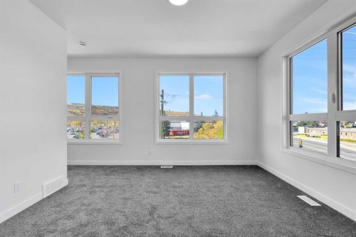 1820 Home Road Nw, Calgary, AB - Indoor Photo Showing Other Room