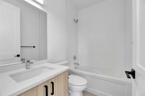 1820 Home Road Nw, Calgary, AB - Indoor Photo Showing Bathroom