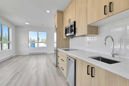 1820 Home Road Nw, Calgary, AB - Indoor Photo Showing Kitchen With Upgraded Kitchen