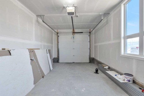 1820 Home Road Nw, Calgary, AB - Indoor Photo Showing Garage