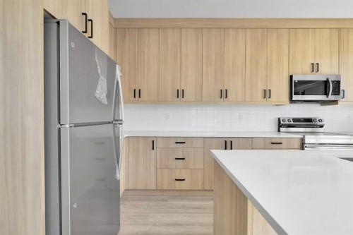 1820 Home Road Nw, Calgary, AB - Indoor Photo Showing Kitchen