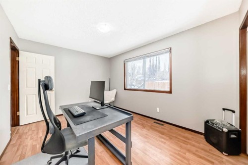 219 Sandstone Drive Nw, Calgary, AB - Indoor Photo Showing Office
