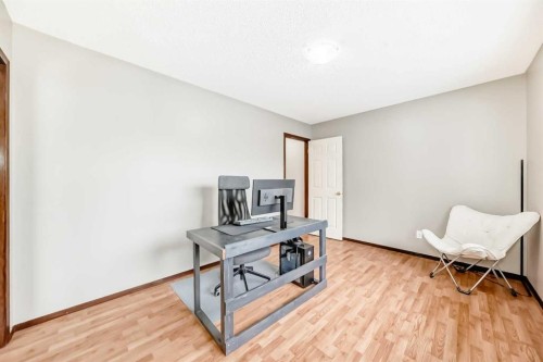 219 Sandstone Drive Nw, Calgary, AB - Indoor Photo Showing Other Room