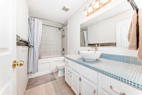 219 Sandstone Drive Nw, Calgary, AB - Indoor Photo Showing Bathroom