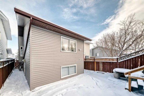 219 Sandstone Drive Nw, Calgary, AB - Outdoor With Exterior