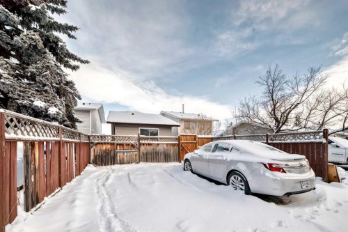 219 Sandstone Drive Nw, Calgary, AB - Outdoor