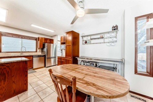 219 Sandstone Drive Nw, Calgary, AB - Indoor Photo Showing Kitchen