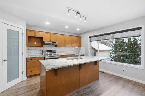 254 Cramond Circle Se, Calgary, AB - Indoor Photo Showing Kitchen