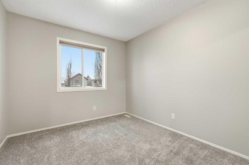 254 Cramond Circle Se, Calgary, AB - Indoor Photo Showing Other Room