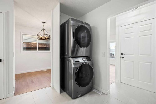 212 Falmere Way Ne, Calgary, AB - Indoor Photo Showing Laundry Room