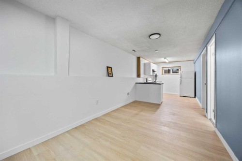 212 Falmere Way Ne, Calgary, AB - Indoor Photo Showing Other Room
