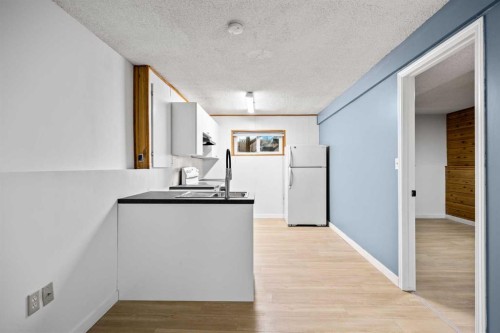 212 Falmere Way Ne, Calgary, AB - Indoor Photo Showing Kitchen