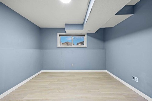 212 Falmere Way Ne, Calgary, AB - Indoor Photo Showing Other Room