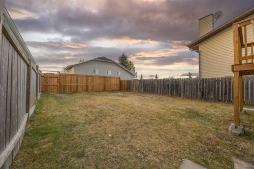 212 Falmere Way Ne, Calgary, AB - Outdoor