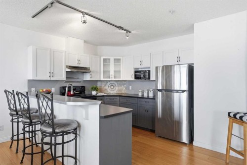 708-108 15 Avenue Se, Calgary, AB - Indoor Photo Showing Kitchen