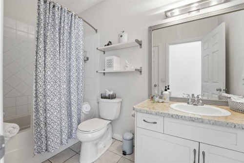 708-108 15 Avenue Se, Calgary, AB - Indoor Photo Showing Bathroom