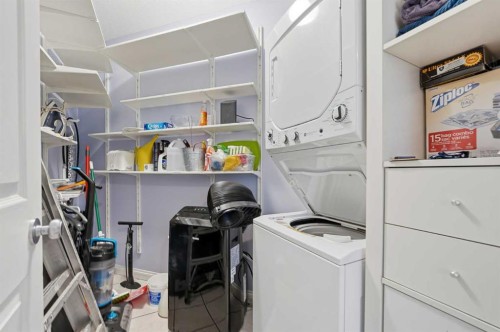 708-108 15 Avenue Se, Calgary, AB - Indoor Photo Showing Laundry Room