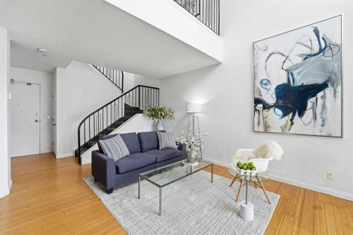 708-108 15 Avenue Se, Calgary, AB - Indoor Photo Showing Living Room