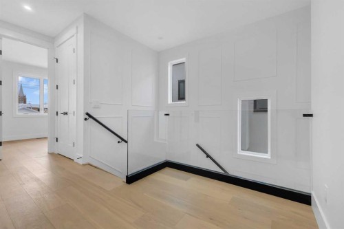 631 21 Avenue Nw, Calgary, AB - Indoor Photo Showing Other Room