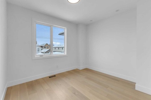 631 21 Avenue Nw, Calgary, AB - Indoor Photo Showing Other Room
