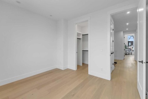 631 21 Avenue Nw, Calgary, AB - Indoor Photo Showing Other Room
