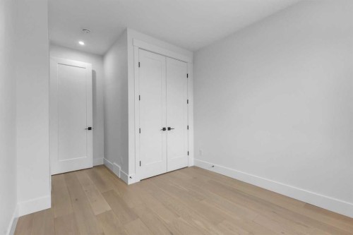631 21 Avenue Nw, Calgary, AB - Indoor Photo Showing Other Room