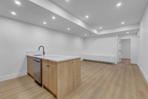 631 21 Avenue Nw, Calgary, AB - Indoor Photo Showing Other Room