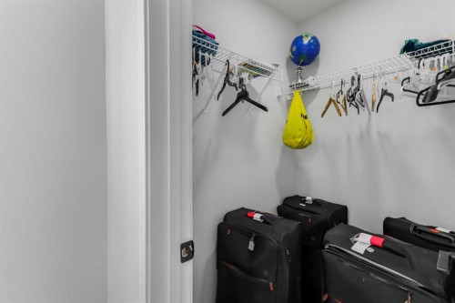 15 Edith Passage Nw, Calgary, AB - Indoor