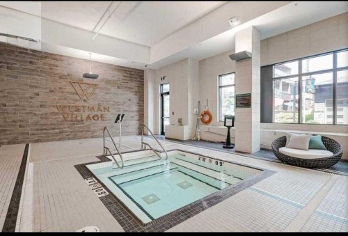 403-122 Mahogany Centre Se, Calgary, AB - Indoor Photo Showing Other Room