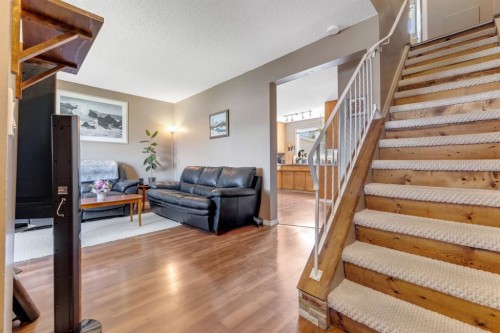 120 Pennsburg Way Se, Calgary, AB - Indoor