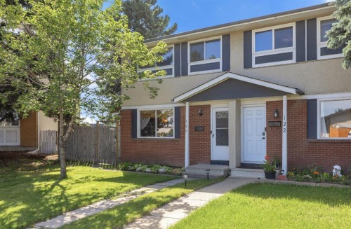 120 Pennsburg Way Se, Calgary, AB - Outdoor