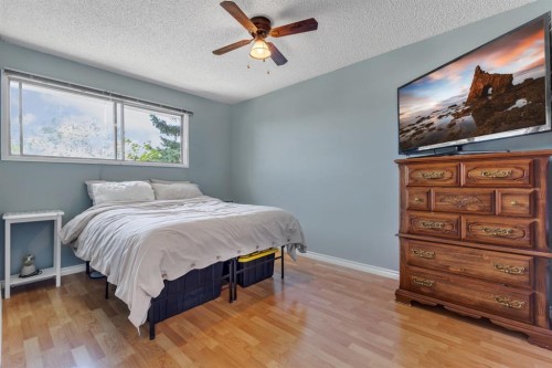 120 Pennsburg Way Se, Calgary, AB - Indoor Photo Showing Bedroom