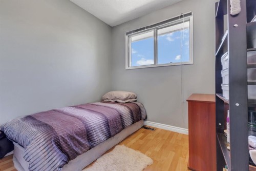 120 Pennsburg Way Se, Calgary, AB - Indoor Photo Showing Bedroom