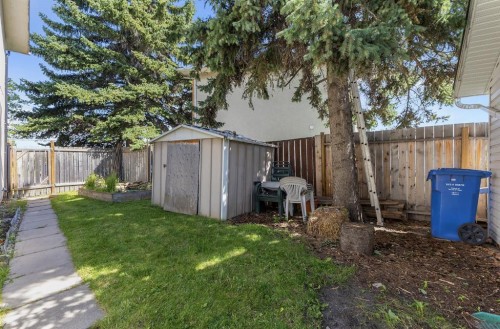 120 Pennsburg Way Se, Calgary, AB - Outdoor