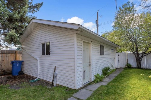 120 Pennsburg Way Se, Calgary, AB - Outdoor With Exterior