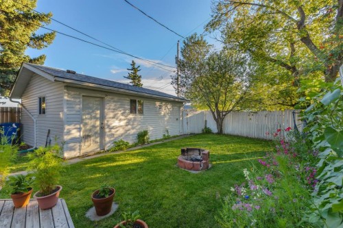 120 Pennsburg Way Se, Calgary, AB - Outdoor