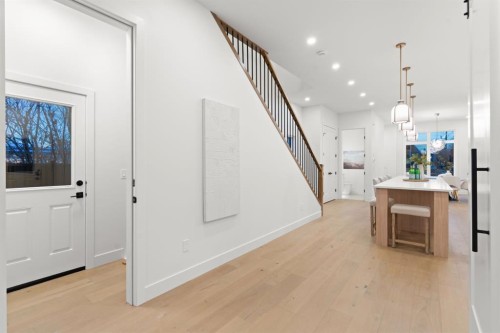 610 24A Street Nw, Calgary, AB - Indoor Photo Showing Other Room