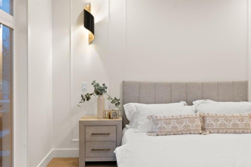 610 24A Street Nw, Calgary, AB - Indoor Photo Showing Bedroom