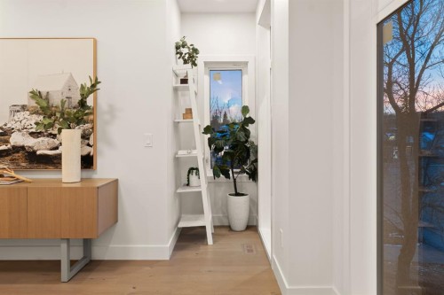 610 24A Street Nw, Calgary, AB - Indoor Photo Showing Other Room