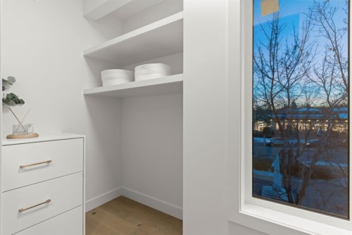 610 24A Street Nw, Calgary, AB - Indoor