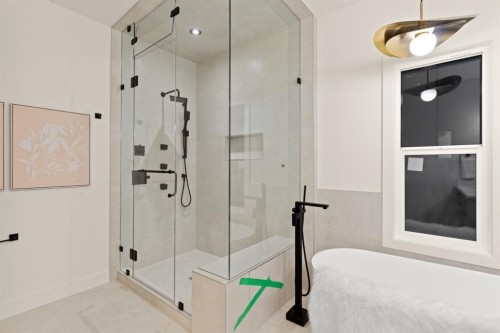 610 24A Street Nw, Calgary, AB - Indoor Photo Showing Bathroom