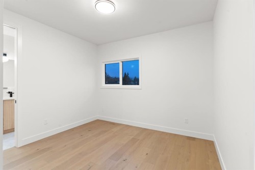 610 24A Street Nw, Calgary, AB - Indoor Photo Showing Other Room