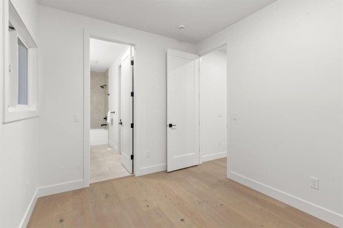 610 24A Street Nw, Calgary, AB - Indoor Photo Showing Other Room