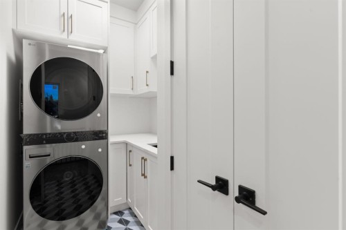 610 24A Street Nw, Calgary, AB - Indoor Photo Showing Laundry Room