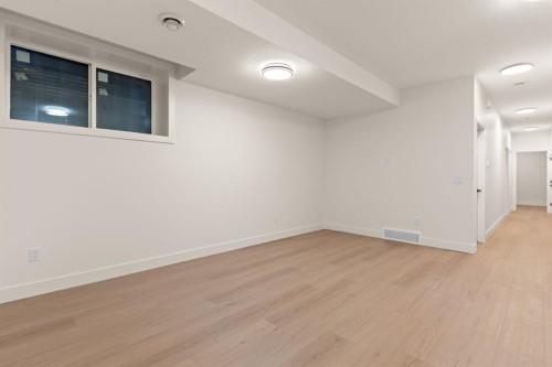 610 24A Street Nw, Calgary, AB - Indoor Photo Showing Other Room