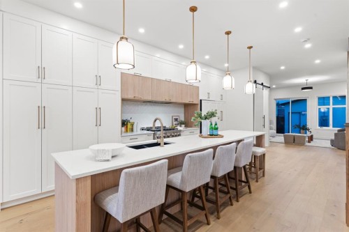 610 24A Street Nw, Calgary, AB - Indoor